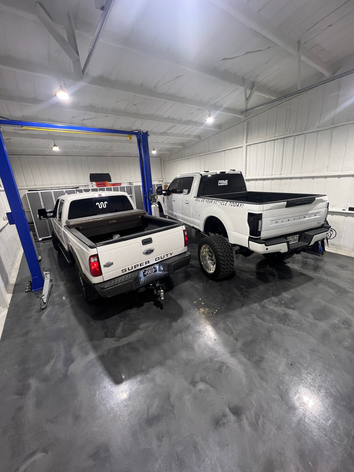 240W UFO LED High Bay Garage Light