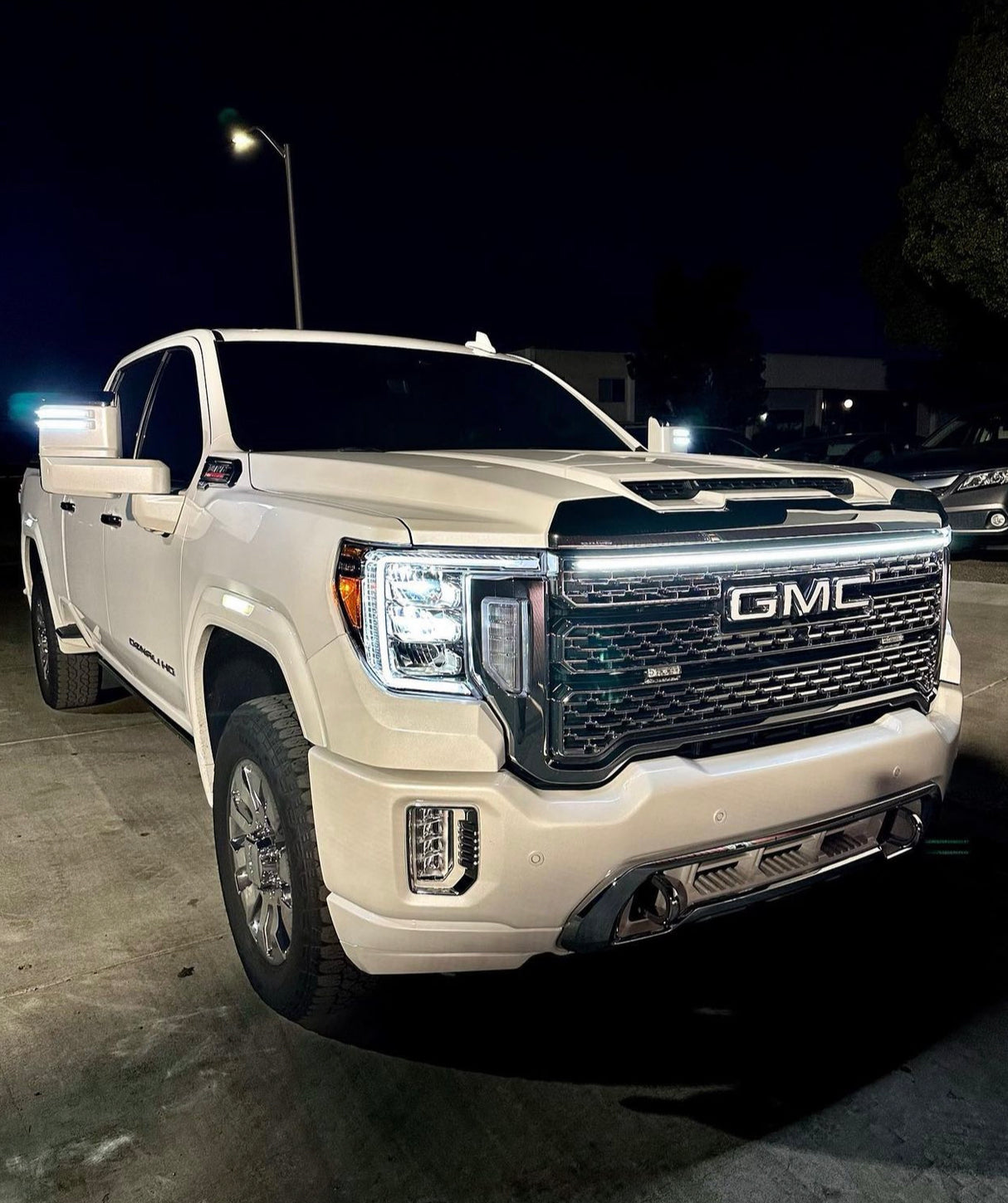 2020-2023 GMC SIERRA 2500/3500HD DENALI FULL LENGTH LED GRILLE LIGHT BAR