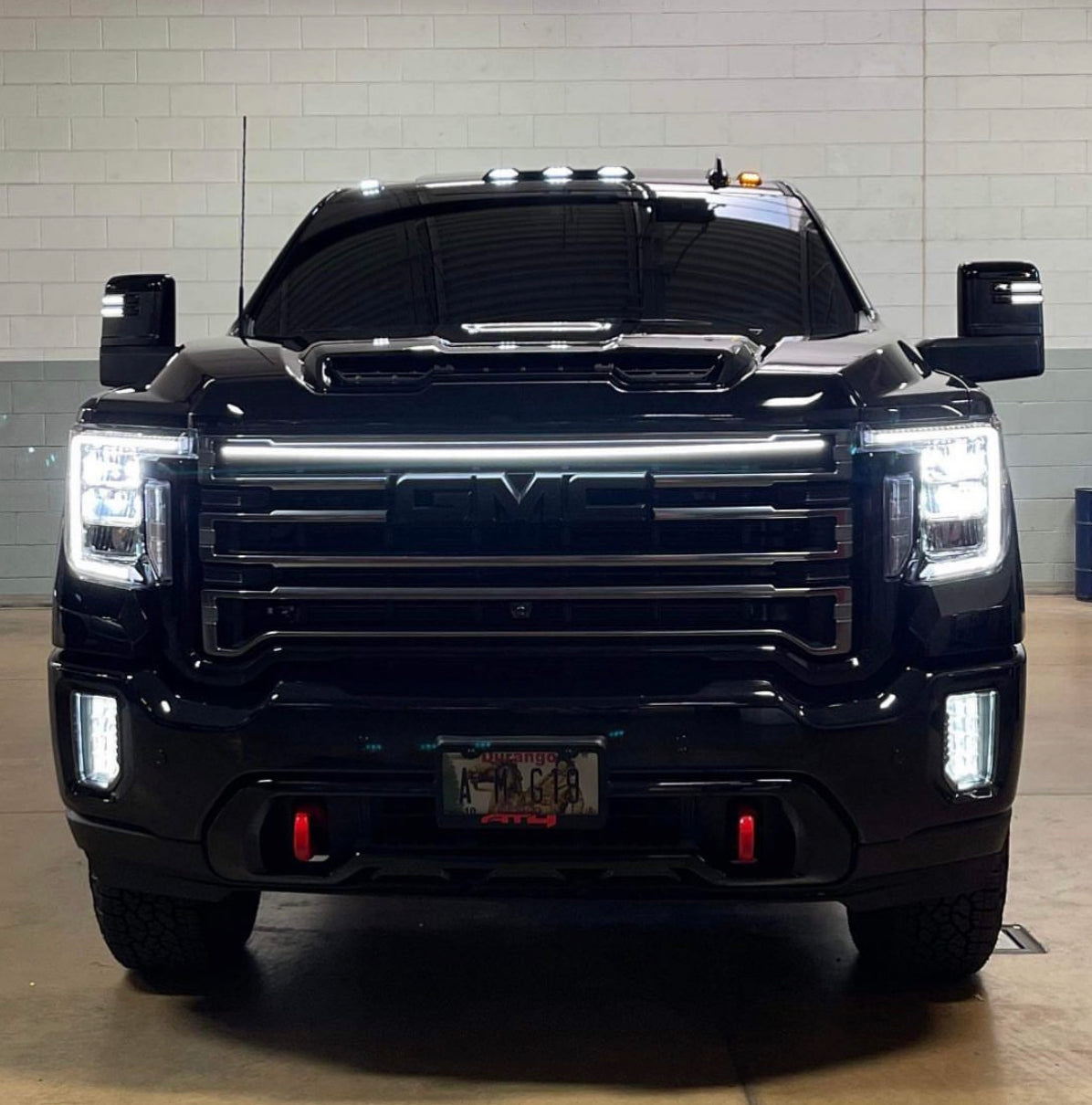 2020-2023 GMC SIERRA 2500/3500HD DENALI FULL LENGTH LED GRILLE LIGHT BAR